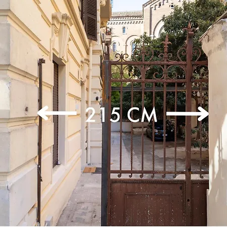 C3 Class Apartment, 2 Da Letto, 2 Bagni, Giardino Distante 15 Minuti A Piedi Da Fontana Di Trevi Apartment