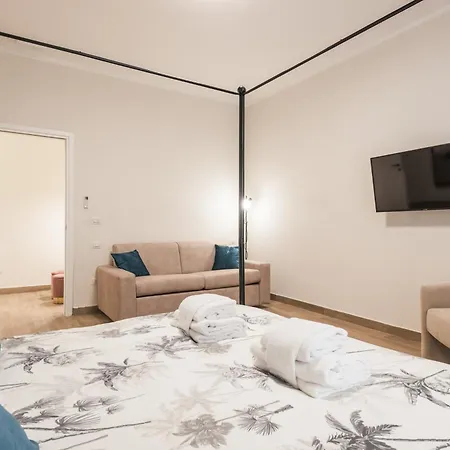 C3 Class Apartment, 2 Da Letto, 2 Bagni, Giardino Distante 15 Minuti A Piedi Da Fontana Di Trevi * Rome