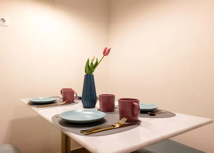 C3 Class Apartment, 2 Da Letto, 2 Bagni, Giardino Distante 15 Minuti A Piedi Da Fontana Di Trevi Апартаменты *