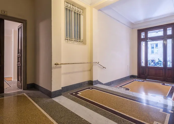 Апартаменты C3 Class Apartment, 2 Da Letto, 2 Bagni, Giardino Distante 15 Minuti A Piedi Da Fontana Di Trevi Рим